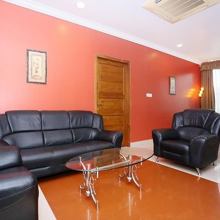 Capital O 45944 Club 7 Hotel Tiruvalla Ngoại thất bức ảnh