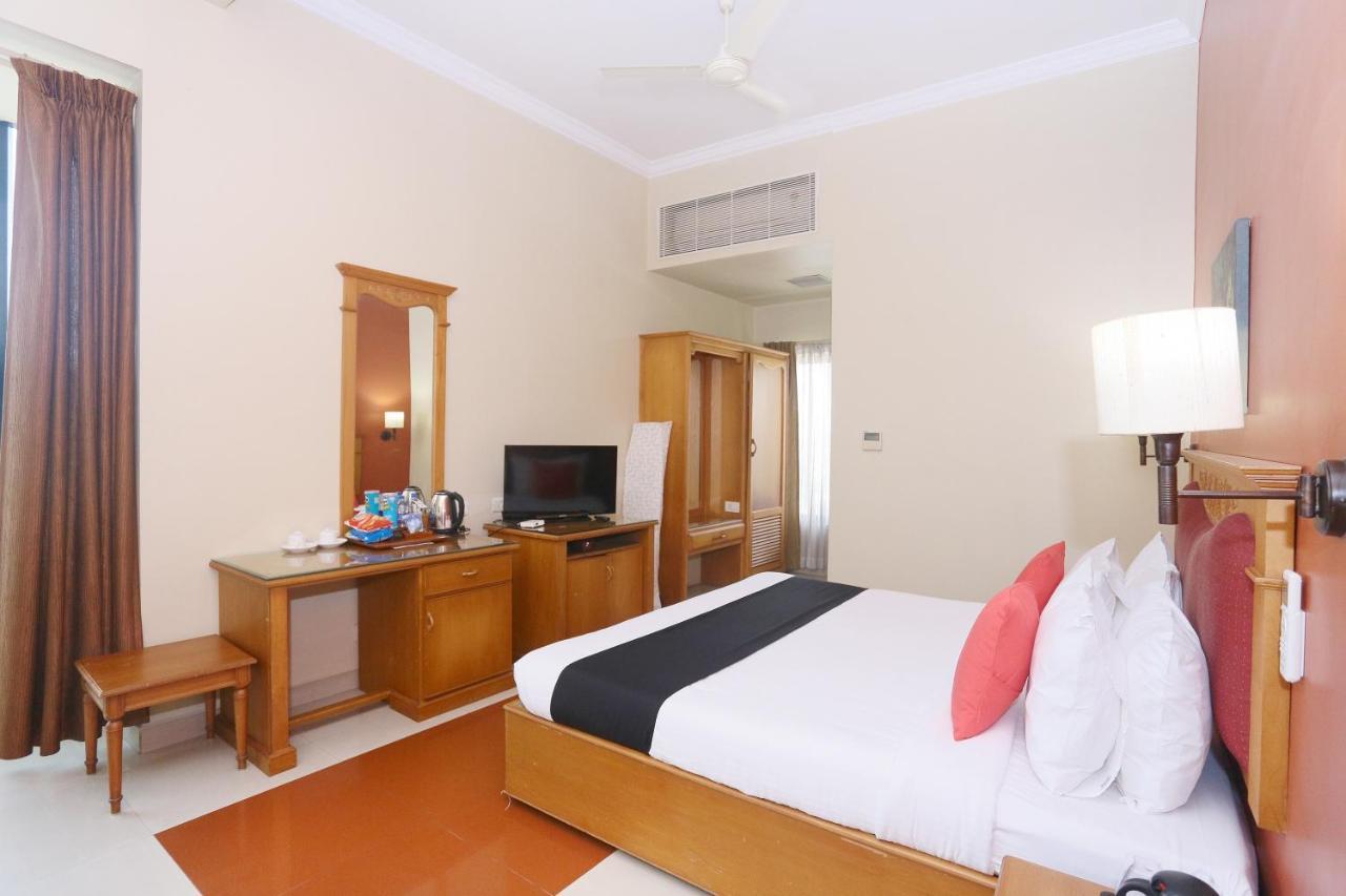 Capital O 45944 Club 7 Hotel Tiruvalla Ngoại thất bức ảnh