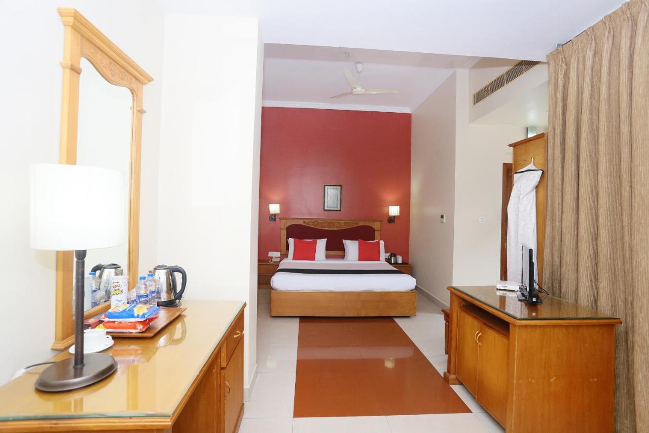 Capital O 45944 Club 7 Hotel Tiruvalla Ngoại thất bức ảnh