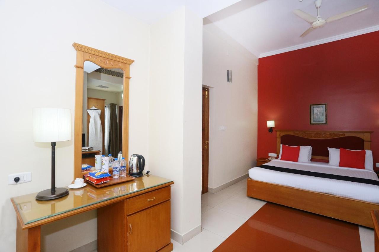 Capital O 45944 Club 7 Hotel Tiruvalla Ngoại thất bức ảnh