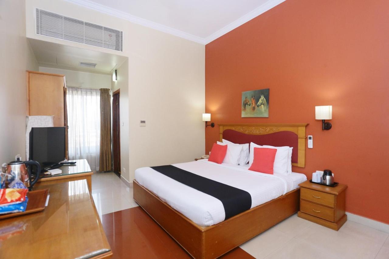 Capital O 45944 Club 7 Hotel Tiruvalla Ngoại thất bức ảnh