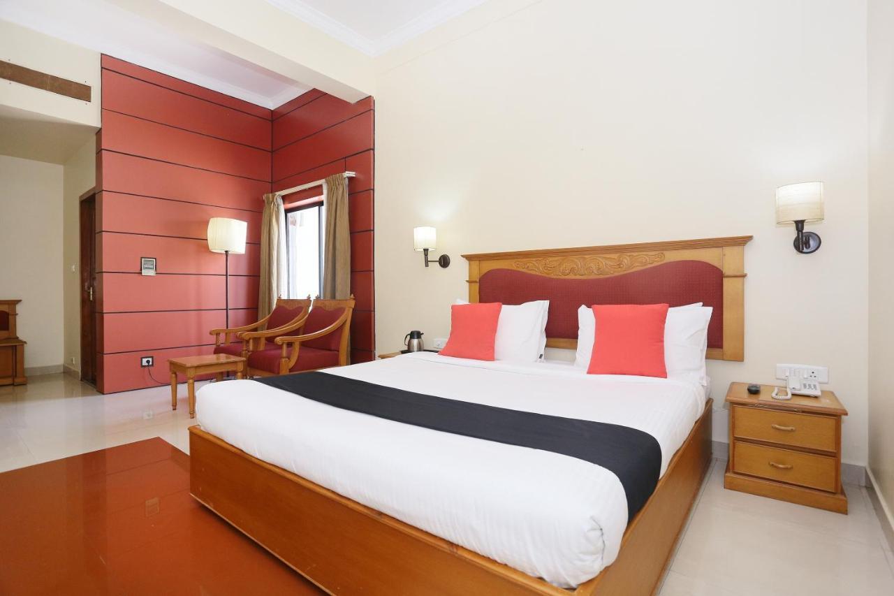 Capital O 45944 Club 7 Hotel Tiruvalla Ngoại thất bức ảnh
