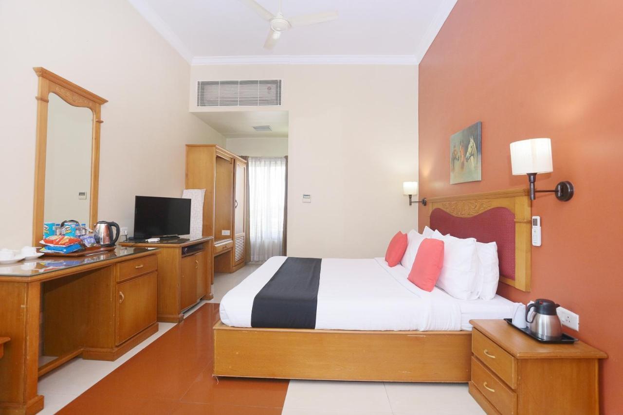 Capital O 45944 Club 7 Hotel Tiruvalla Ngoại thất bức ảnh