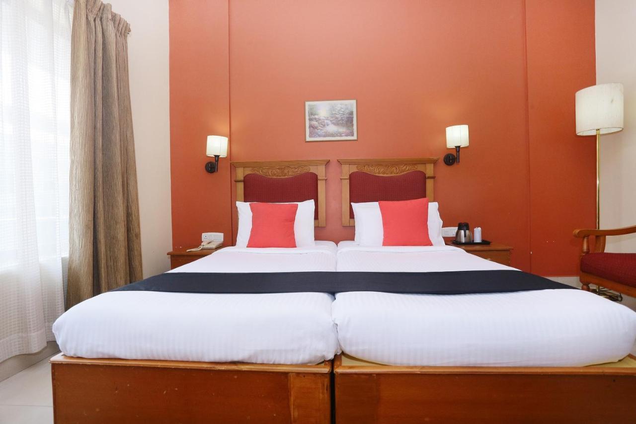 Capital O 45944 Club 7 Hotel Tiruvalla Ngoại thất bức ảnh